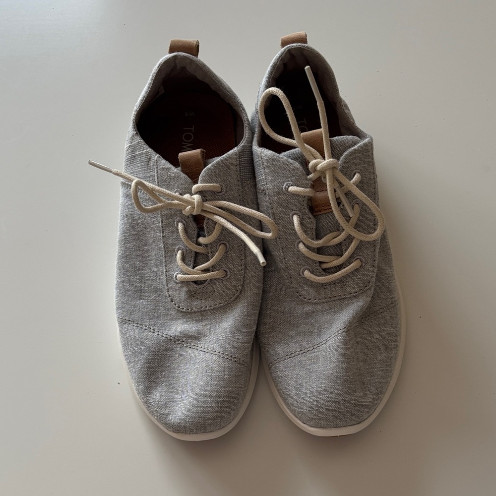 Toms Light Gray Lace-Up Sneakers